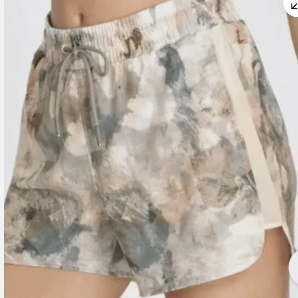 Johnny was calme Women's Athletic Shorts in Abstract Gray‎ and Pink, size L